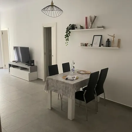 Deluxe Self Check In Parking