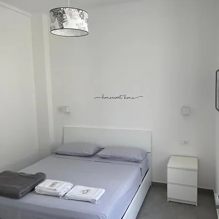 Deluxe Self Check In Parking *